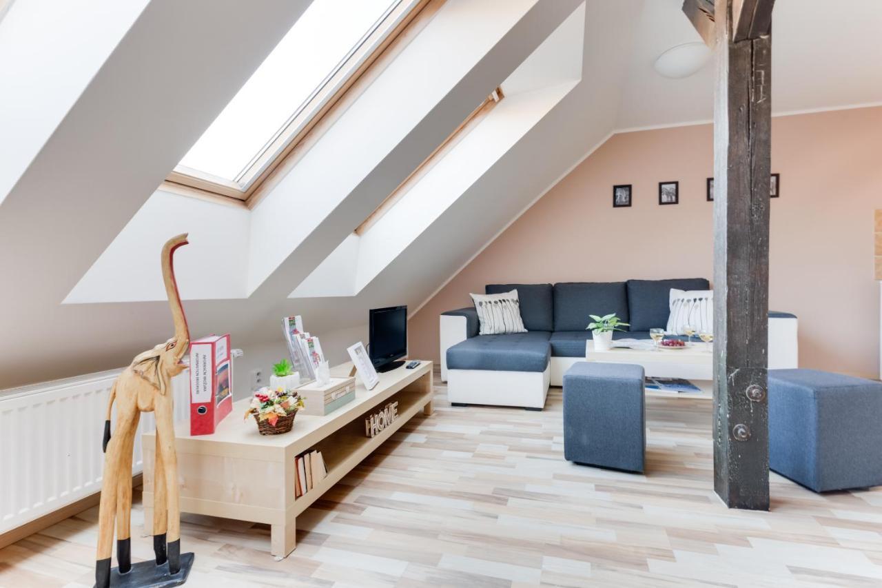 Jane's Attic Prag